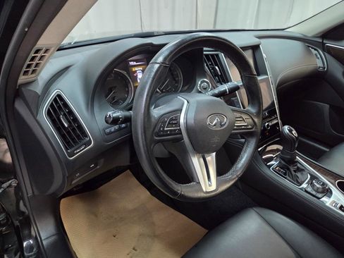 Used 2019 INFINITI Q50 Luxe w/ Essential Package (3.0T Luxe) AWD/4WD image 17