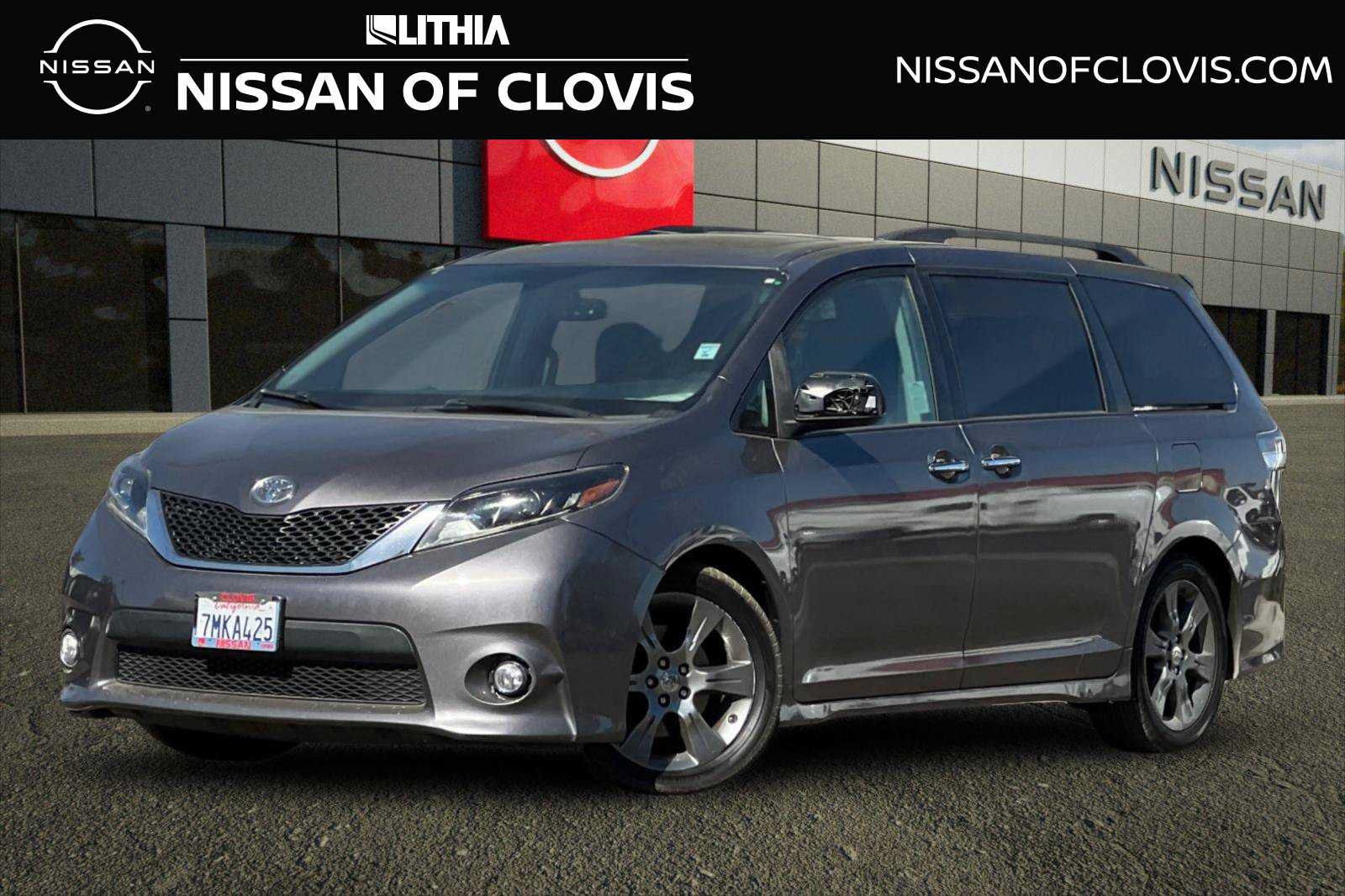 Used 2015 Toyota Sienna SE w/ SE Preferred Package FWD image 1