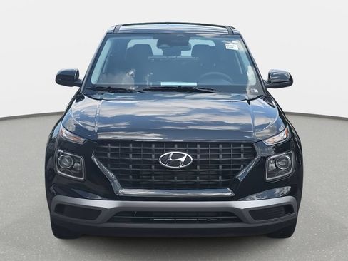 New 2026 Hyundai Venue SE FWD image 2