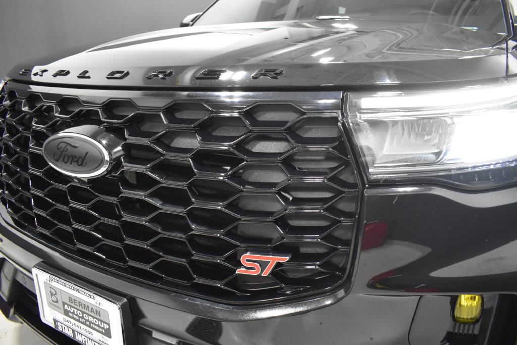 Used 2025 Ford Explorer ST AWD/4WD image 11