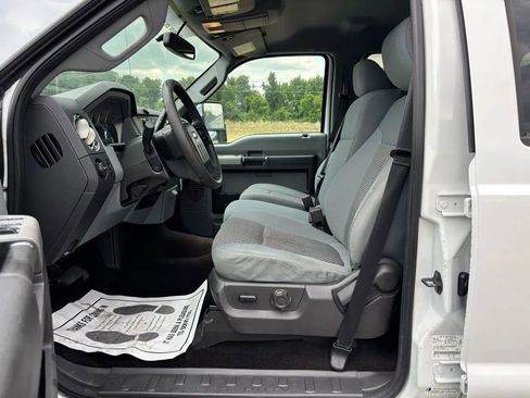 Used 2014 Ford F250 XLT w/ XLT Premium Package AWD/4WD image 15