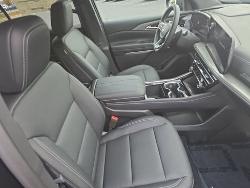 New 2026 Chevrolet Traverse LT image 10