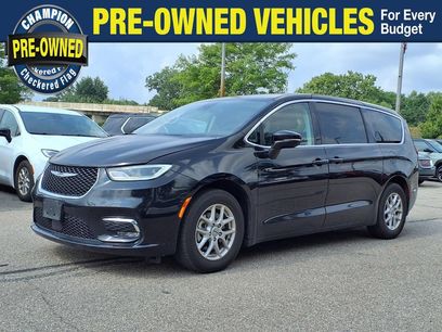 Used 2024 Chrysler Pacifica Touring-L