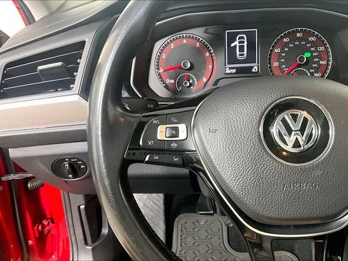 Used 2019 Volkswagen Jetta SE image 17