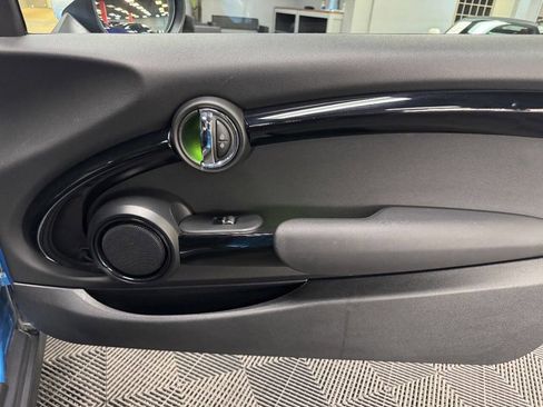 Used 2019 MINI Cooper S w/ Signature Upholstery Package image 49