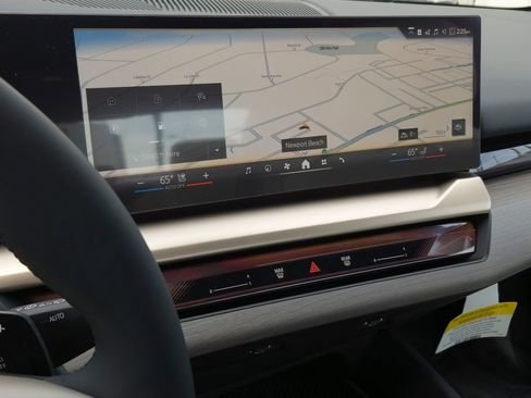 New 2026 BMW 550e xDrive image 11