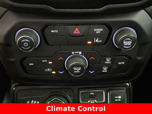 Used 2023 Jeep Renegade Latitude w/ Sun & Fun Group image 19