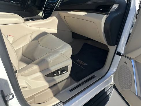 Used 2019 Cadillac Escalade Premium Luxury image 16