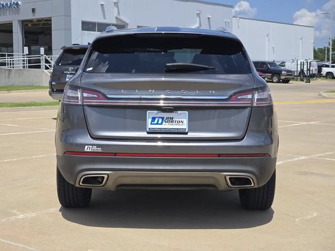 Used 2022 Lincoln Nautilus Reserve w/ Monochromatic Package FWD image 6