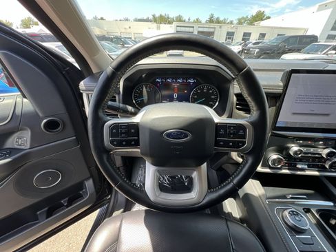 Used 2024 Ford Expedition XLT AWD/4WD image 24