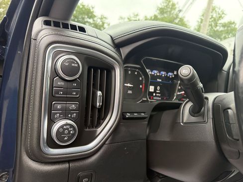 Used 2021 GMC Sierra 2500 Denali w/ Denali Ultimate Package AWD/4WD image 16