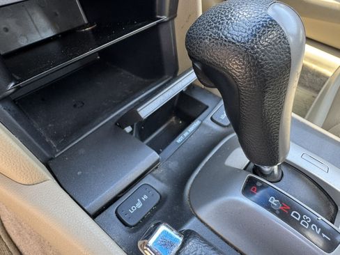 Used 2011 Honda Accord EX-L image 29