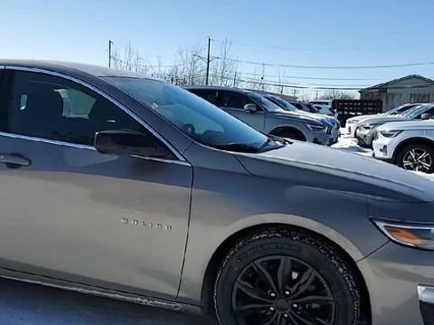 Used 2025 Chevrolet Malibu LT image 2