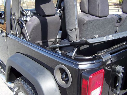 Used 2013 Jeep Wrangler Sport image 33