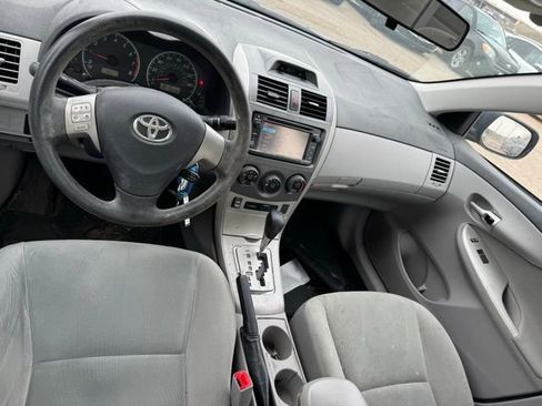 Used 2013 Toyota Corolla LE image 2