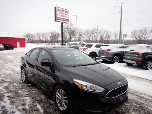 Used 2018 Ford Focus SE image 1