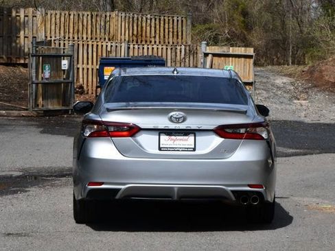 Used 2021 Toyota Camry SE image 6