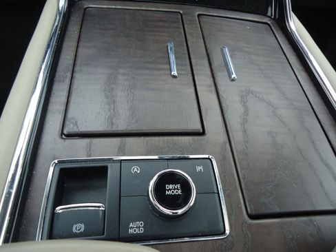 Certified 2024 Lincoln Navigator Reserve AWD/4WD image 23