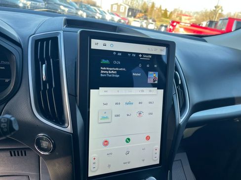 Used 2024 Ford Edge SE w/ Black Appearance Package image 14