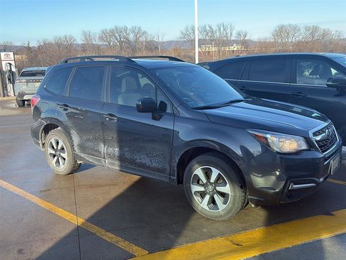 Used 2017 Subaru Forester 2.5i Premium w/ All-Weather Package image 17