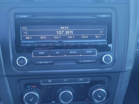 Used 2013 Volkswagen Golf 4-Door image 17