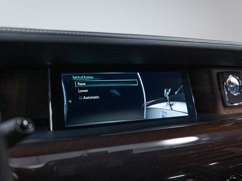 Used 2024 Rolls-Royce Phantom Sedan w/ The Phantom Package RWD image 73