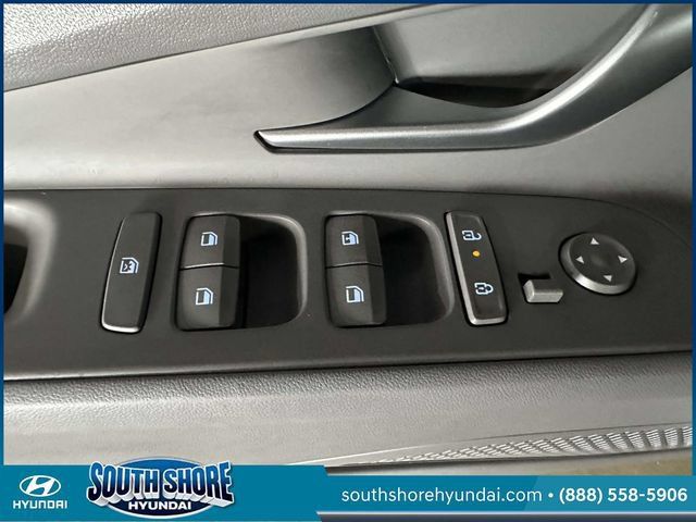 Certified 2024 Hyundai Elantra SE FWD image 19
