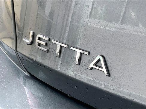 Used 2022 Volkswagen Jetta Sport image 10