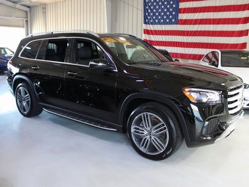 Used 2025 Mercedes-Benz GLS 450 GLS 450 4MATIC image 46