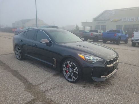 Used 2018 Kia Stinger GT image 19