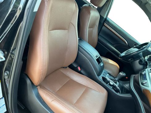 Used 2019 Toyota Highlander Limited AWD/4WD image 15