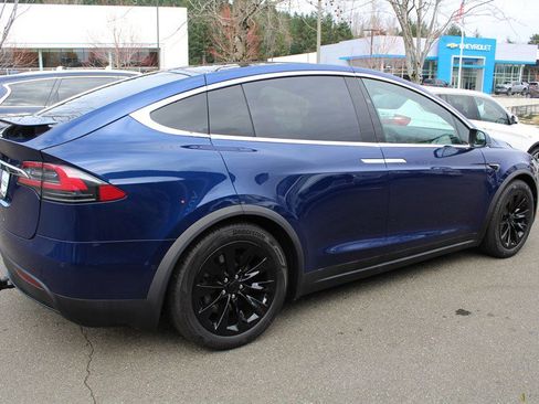 Used 2016 Tesla Model X 90D image 5