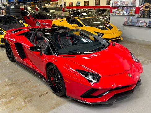 Used 2019 Lamborghini Aventador S AWD/4WD image 4