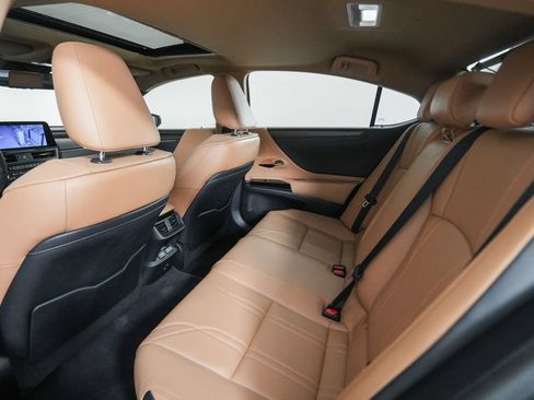 Certified 2024 Lexus ES 300h w/ Technology Package FWD image 13