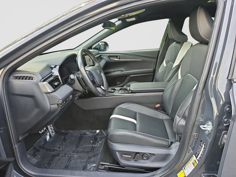 Used 2025 Toyota Camry SE FWD image 22