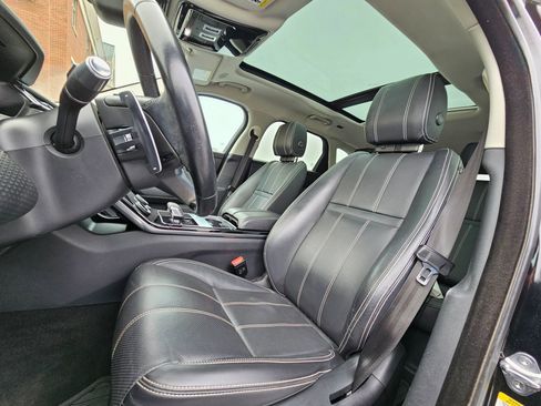 Used 2021 Land Rover Range Rover Velar S image 23