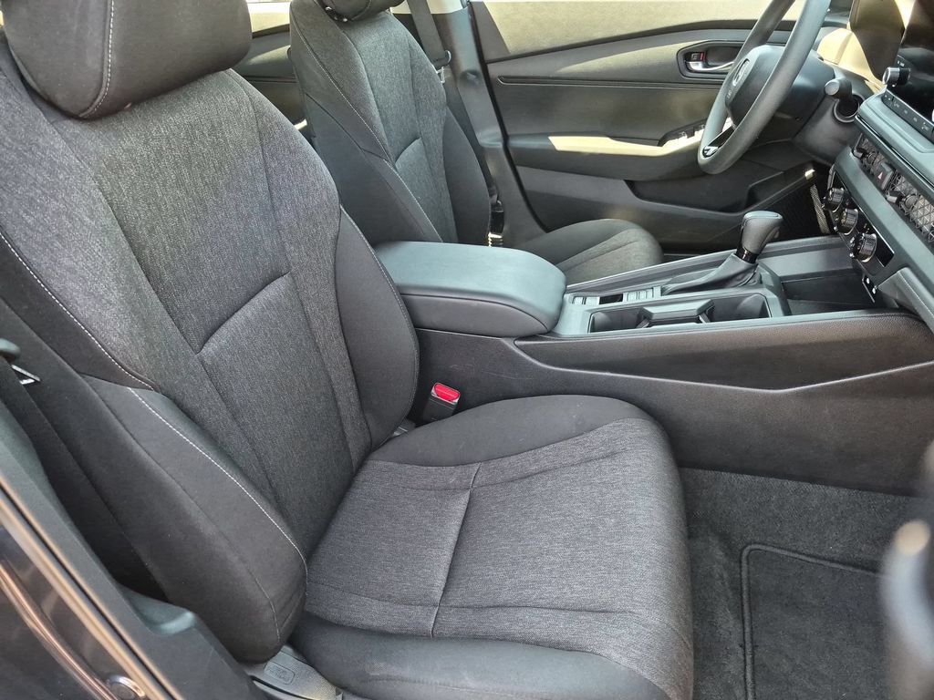 Used 2025 Honda Accord LX image 30