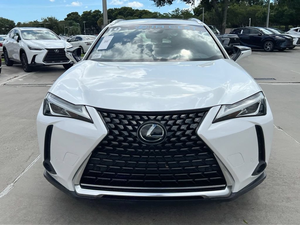 Used 2019 Lexus UX 200 w/ Premium Package FWD image 2
