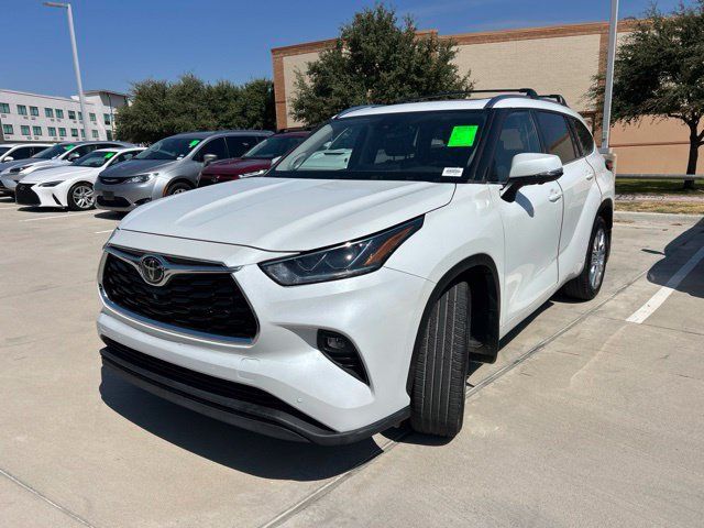 Used 2023 Toyota Highlander Limited AWD/4WD image 8