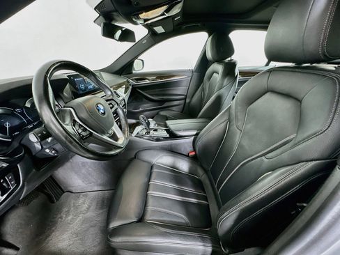 Used 2018 BMW 530i RWD image 13
