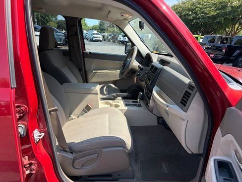Used 2009 Jeep Liberty Sport w/ Popular Equipment Group RWD image 12