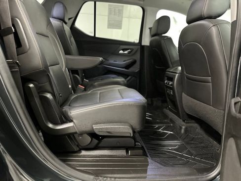 Used 2021 Chevrolet Traverse Premier image 23