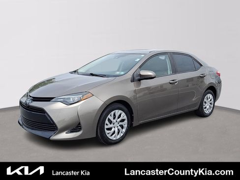 Used 2017 Toyota Corolla LE w/ Carpet Mat Package (TMS) FWD image 1