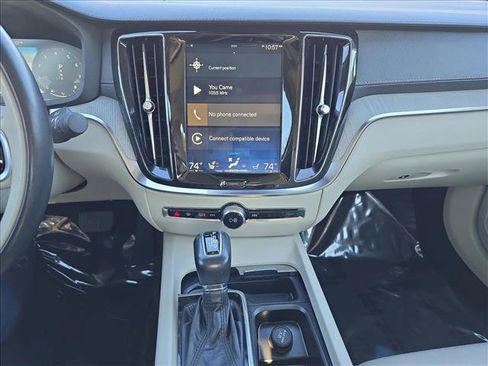 Used 2019 Volvo S60 T5 Inscription image 21