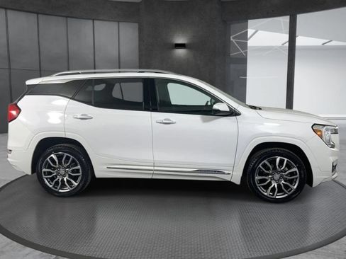 Used 2022 GMC Terrain Denali AWD/4WD image 3