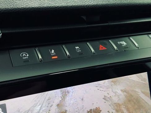 New 2026 Jeep Grand Cherokee Altitude image 38