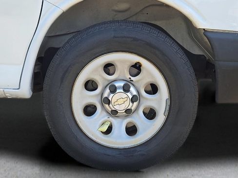 Used 2012 Chevrolet Express 1500 RWD image 11