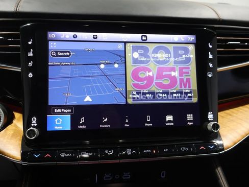 Used 2022 Jeep Grand Wagoneer Series III AWD/4WD image 26