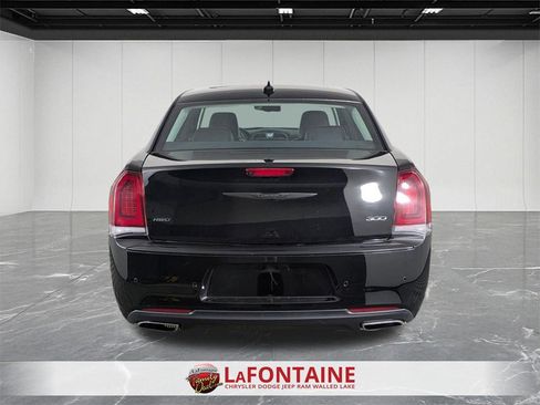 Used 2023 Chrysler 300 Touring L w/ Popular Equipment Group image 4