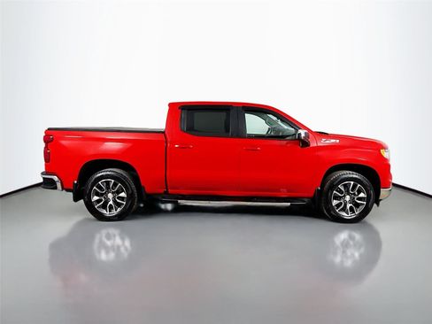 Used 2022 Chevrolet Silverado 1500 LT AWD/4WD image 10